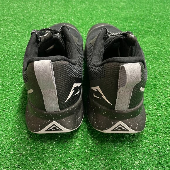 Athletic_Shoes